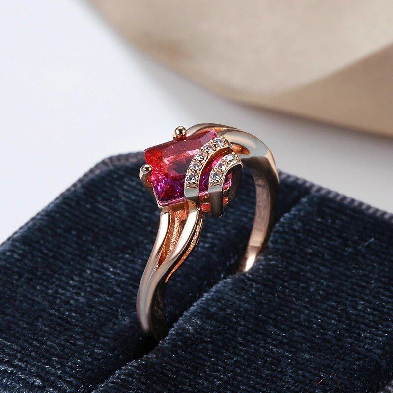 Eleganter Ring 585 RG Rotgold Rosegold mit Rubin roten Zirkon 59 (18,8 mm Ø)