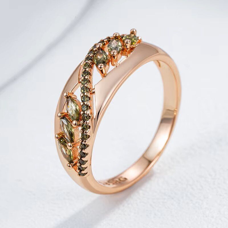 Eleganter Ring 585 RG Rotgold Rosegold mit Peridot grünen Zirkon 59 (18,8 mm Ø)